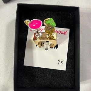 Betsy Johnson Ring! RARE🤩